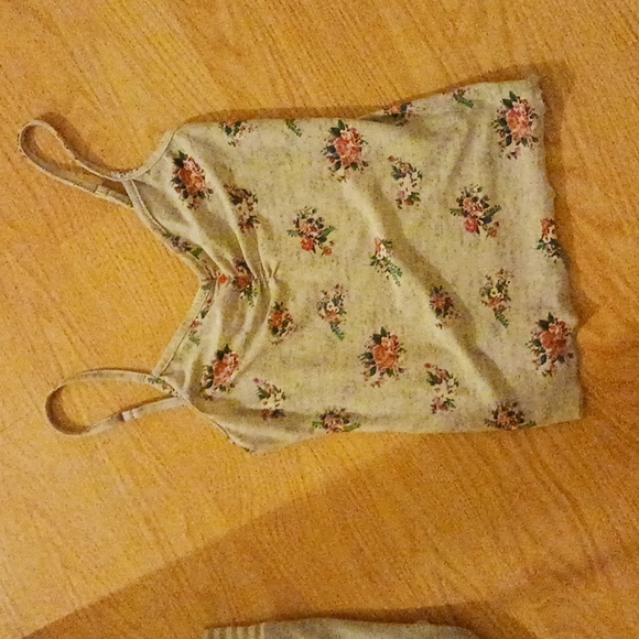 GIRLS TOPS and BOTTOMS BUNDLE - Picture 7 of 15